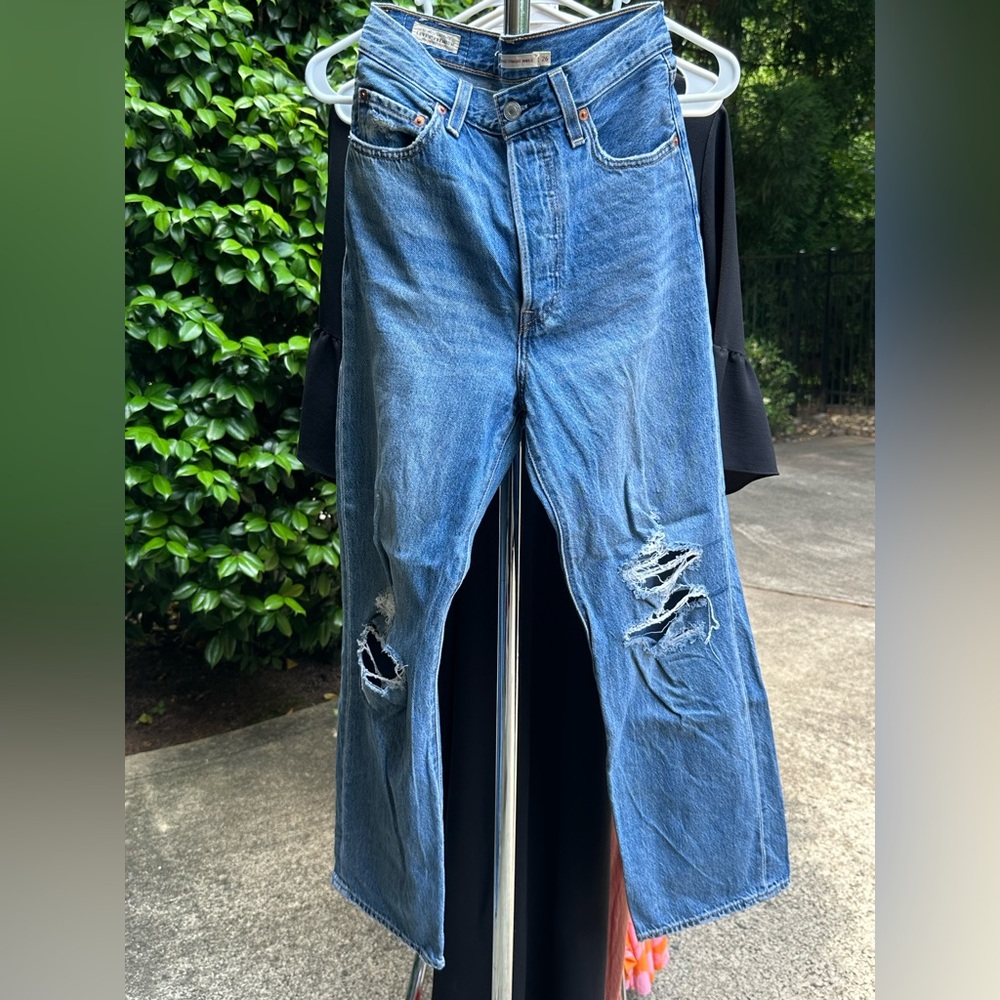 Levi’s Ribcage Straight Ankle Jeans